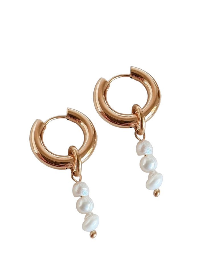 Cass Pearls Earrings