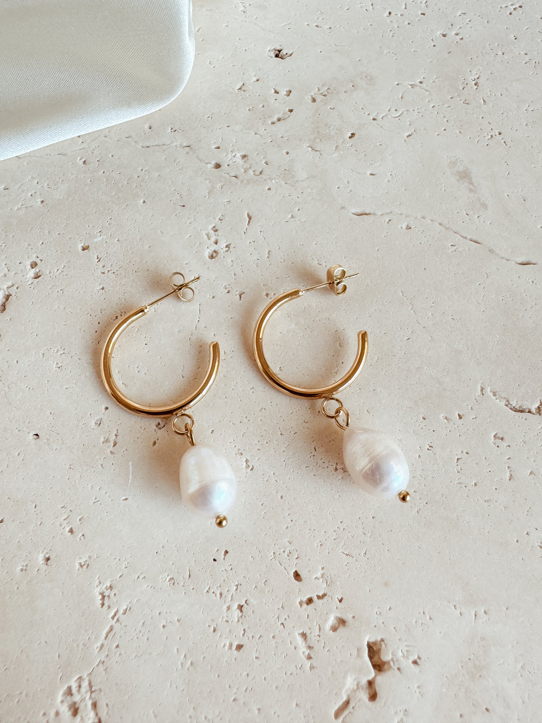 Aline Pearl Earrings